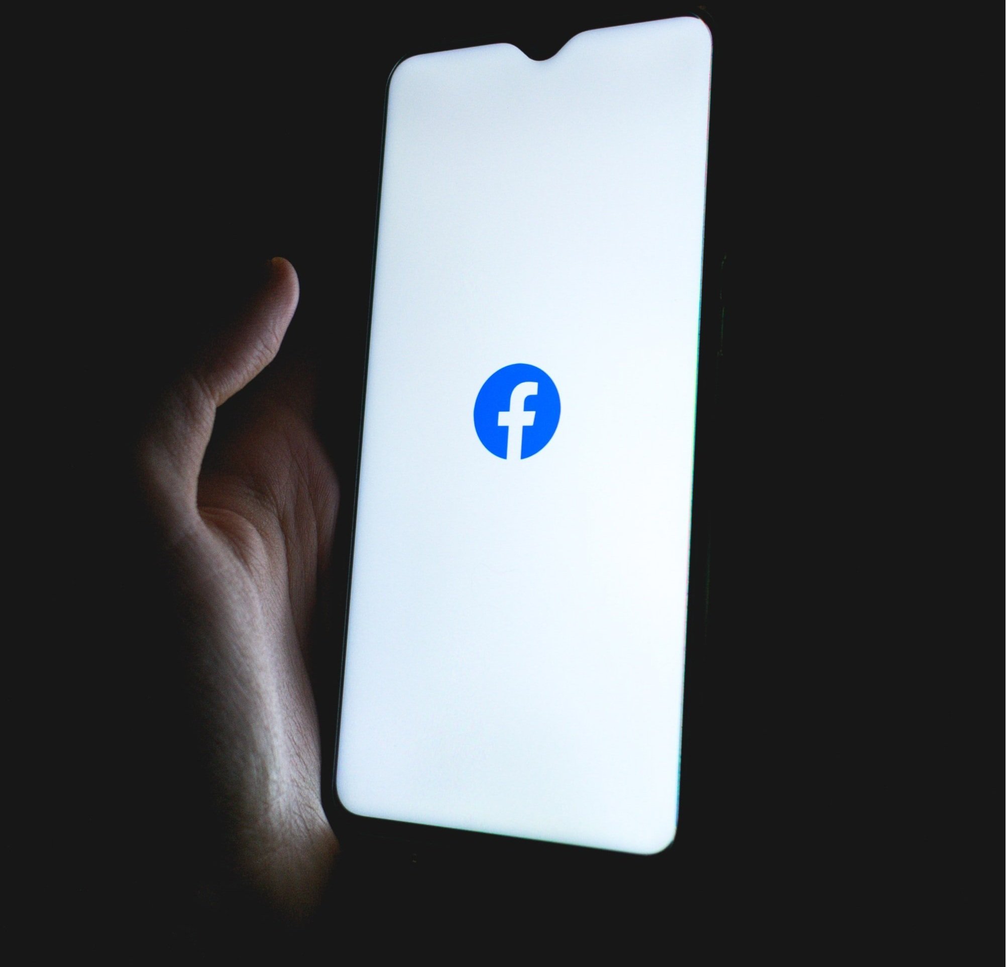 De-Platforming Covid Conspiracy Theories from Facebook Has only Limited Impact in Reducing Their Influence, Research Finds